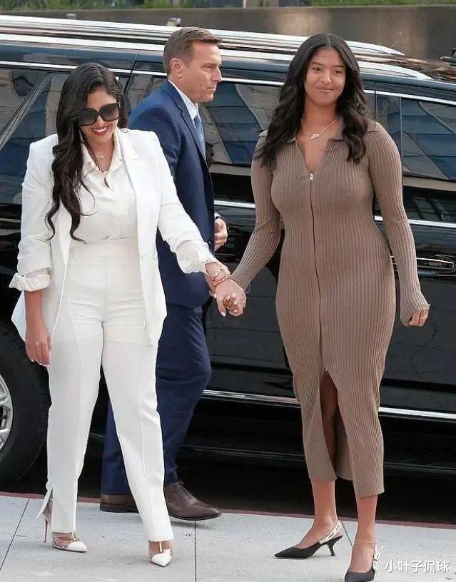 科比·布莱恩特|科比大女儿晒近照,19岁发育成熟,身材不输卡戴珊