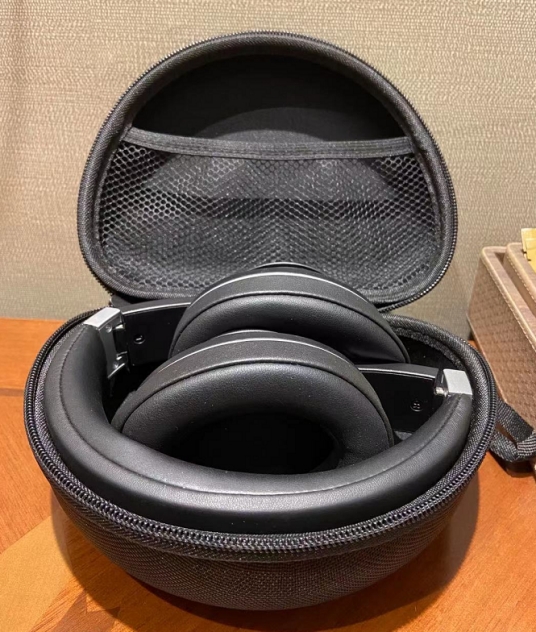 显示器|HIK又做到了：不到500的无线耳机也许是你用这笔钱买到的头戴耳机