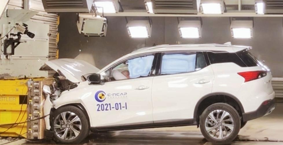 SUV和轿车谁更安全?从事故死亡率来看,两种车型相差近1倍