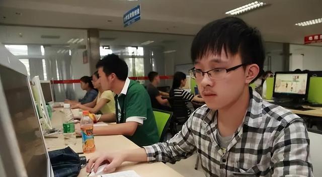 大学生|吃过亏才明白,“校招”和“社招”虽一字之差,待遇却大有不同