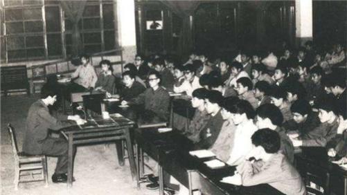 考试|他高考字迹潦草无缘北大，阅卷人重审后破格录取，笔名听着耳熟