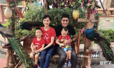 参观于震住的豪宅,住很简朴的房子,养5个孩子压力挺大的