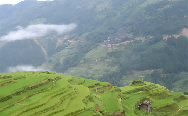 梯田|藏在贵州的梯田景观，占地万亩，还有吊脚楼散落其中，就在黔东南
