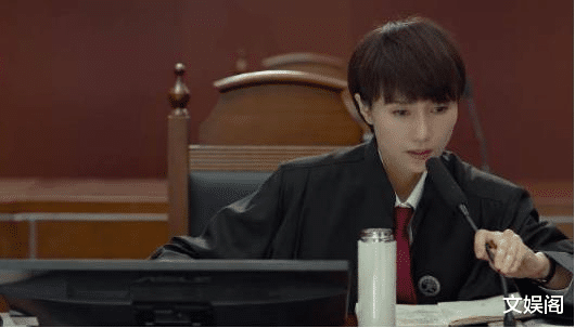 袁泉|《玫瑰》袁泉:用气质演技回应选角质疑,这才是40+女人的知性美