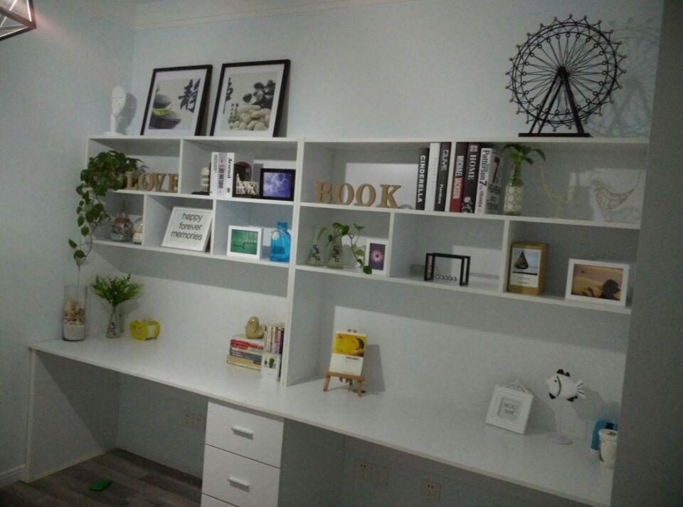 头一次见到餐厅还安卡座的,太时尚了!邻居都快把我家门给推烂了