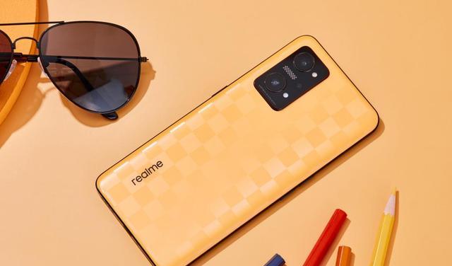 realme|realme真我Q6Pro大展身手，6000mAh+80W快充，强得过分