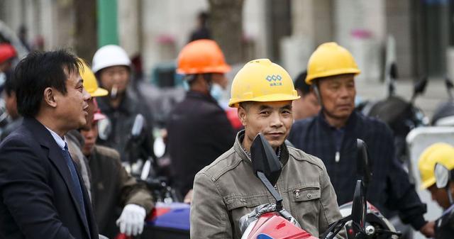 招聘|月薪8000也招不到员工？年轻人：都是套路，这是咋回事？