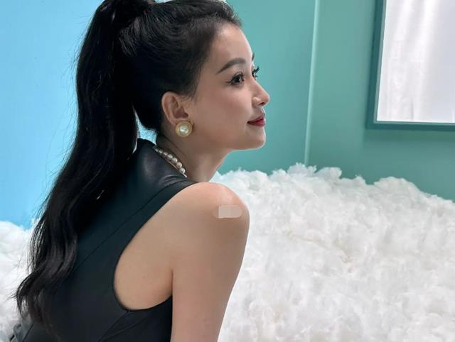 孙怡|孙怡晒短发爆炸头发型,配文有点心酸,飘荡太久想家想女儿了