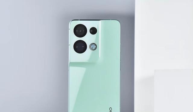 OPPO|120Hz+4nm，oppoReno9新突破