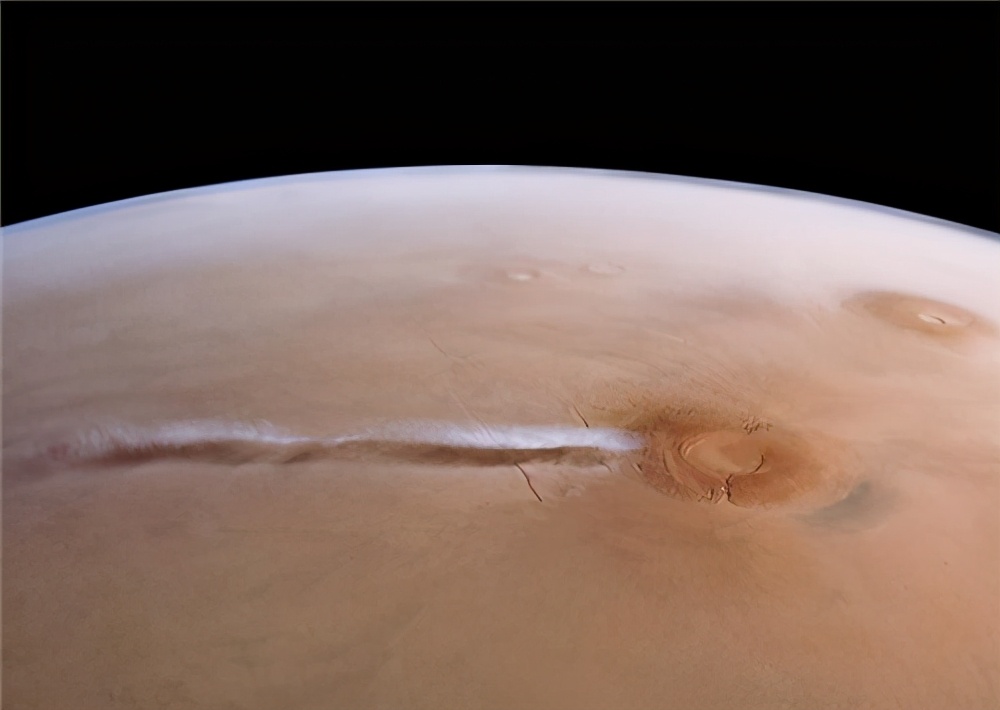 火星沙尘暴过后,地表升起1000多公里的白烟,这到底是怎么回事?