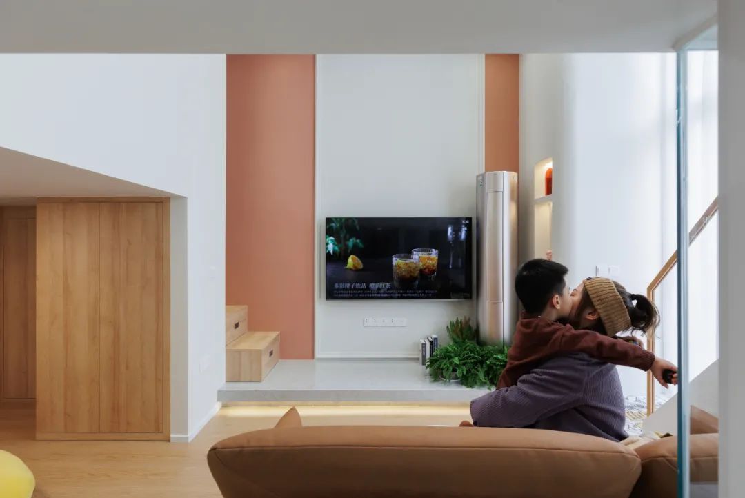 层高4米3,面积40㎡超旧学区房,改出两室一厅,带入户花园