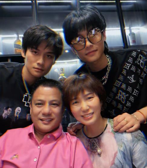 |“大小杨哥”年收入上亿，哥哥曝光收入分配方式，网友：不公平