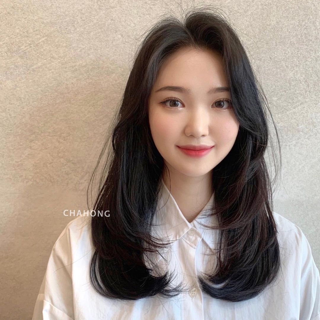 制服 这15款发型特别火，时尚不夸张，适合不同年龄段的女士