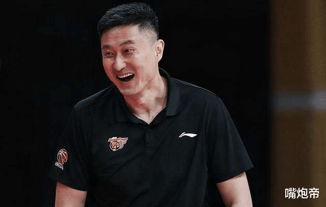 广东男篮|辽宁死敌四川又给广东送温暖！一节投降认输，四巨头25分杜锋却发火