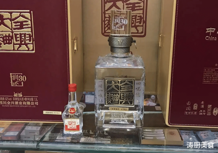 广东55岁电子厂老板,20年应酬总结出一份白酒清单,网友:佩服