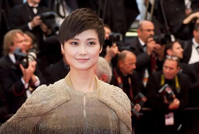 李宇春|《我们民谣2022》中,李宇春谈自己首次创作的经历,真情实感了