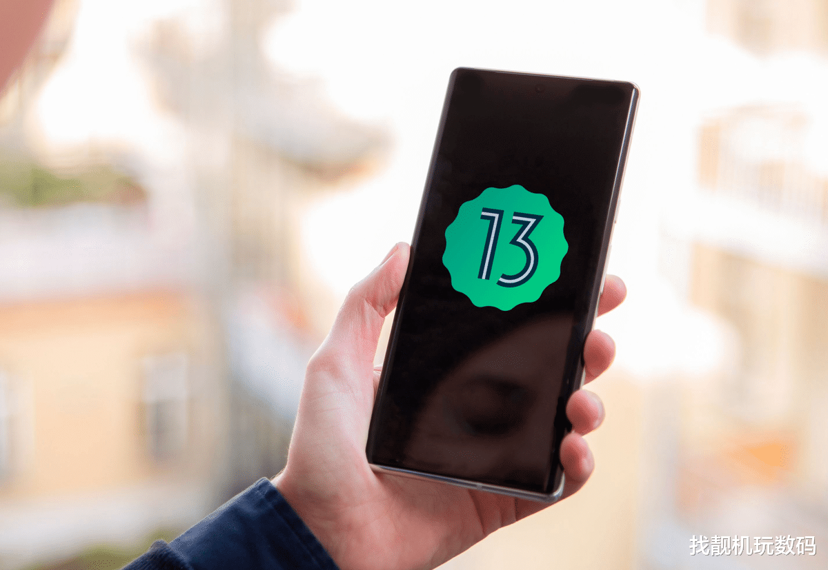 安卓|全球首款Android 13手机，2K+自研处理器，年度翻车王又有续作