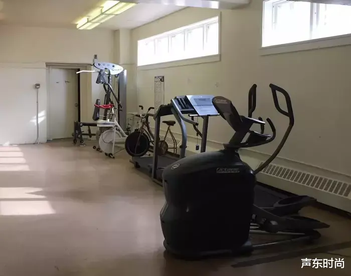 欧洲旅游|世界最孤独地方:只有一栋楼,300人足不出户,唯一餐馆还是中国人开的...