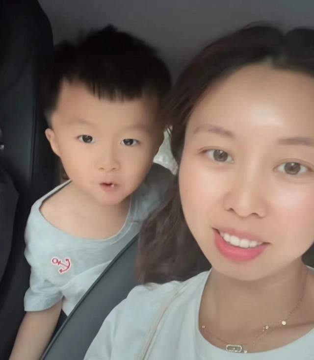 直播带货|田静主推老公姚威账号，曝夫妻二人双双辞职，全职直播带货引热议