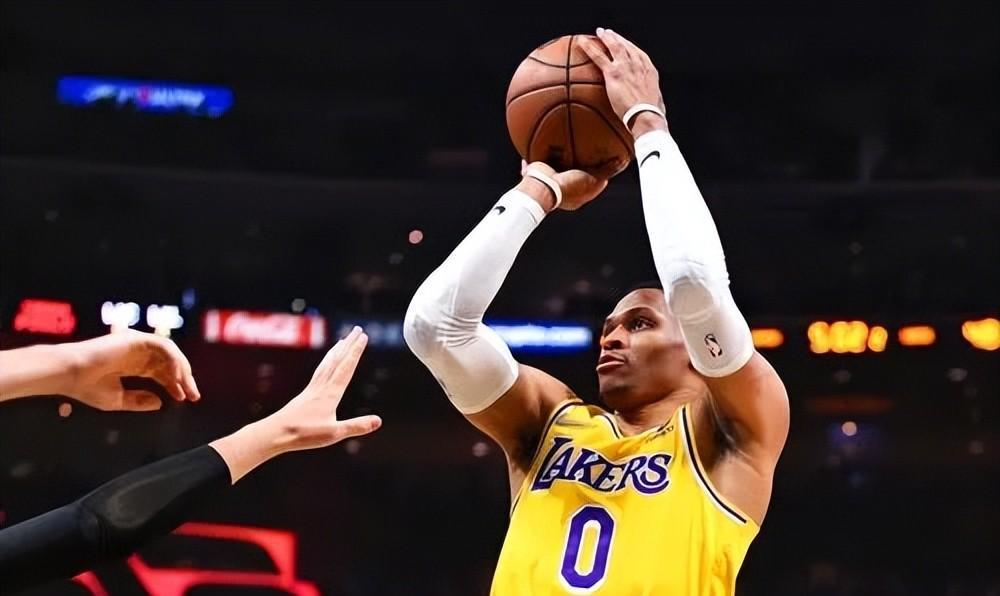 NBA快讯:里夫斯自信可以干掉库里,美媒建议魔术公牛6换1交易