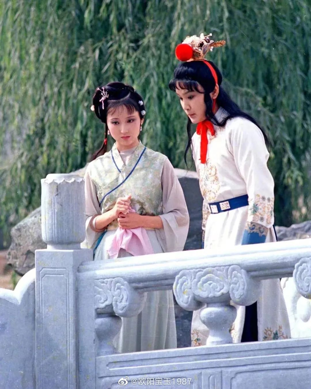 红楼梦|娱乐圈“最惨美人”出家后去世！原来她的结局，20年前就写好了