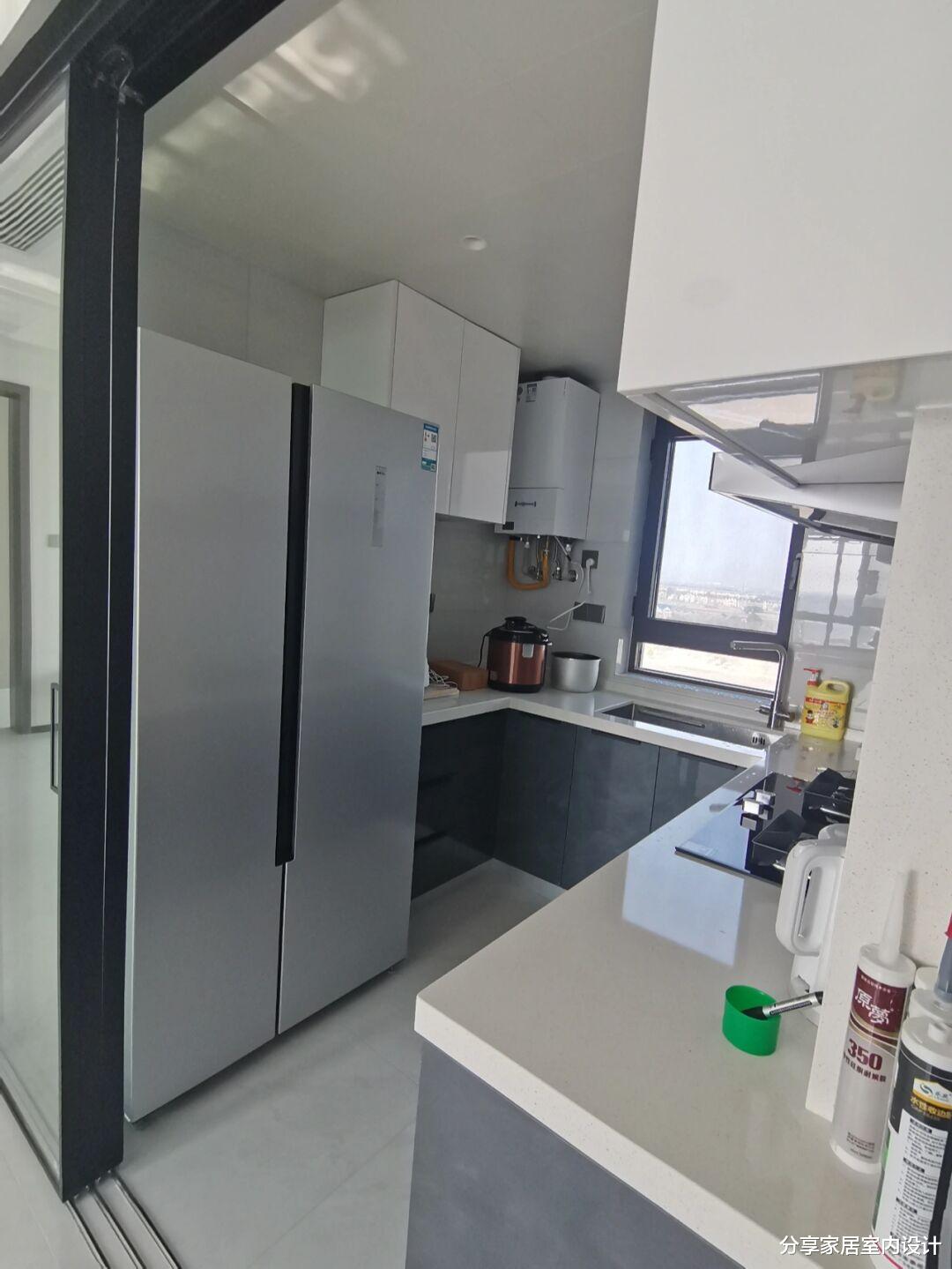 过新年晒装修,全屋定制柜子很喜欢,电视墙坚持不做造型非常简约