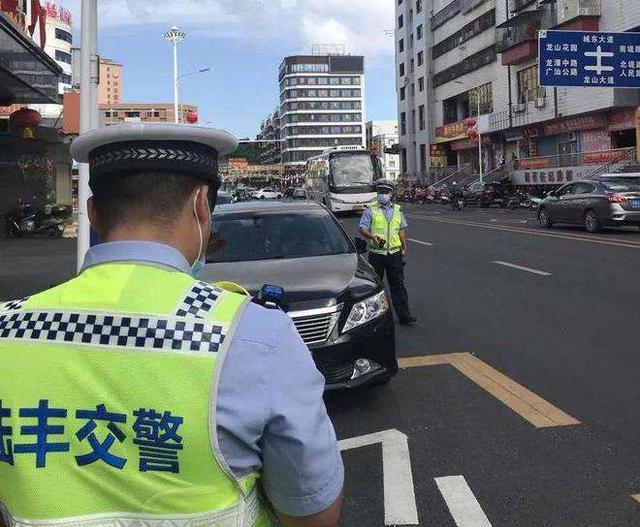 大通g90|7月1日起，汽车迎来“3+1”严查，车主：容易忽视，提前做好准备