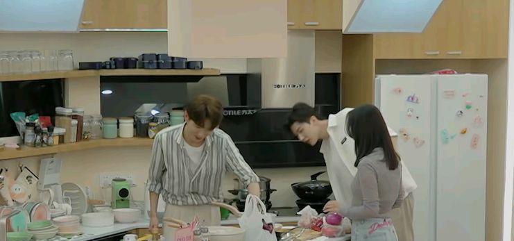 心动5|《心动5》六万CP暗戳戳发糖：女一潜意识动作暴露心意，老六好福气