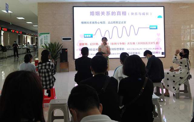 湖南一女子在出租屋内发现大量计生用品,怀疑丈夫,找上门要说法