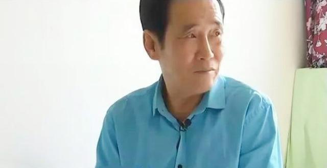 大爷要找年轻漂亮的老伴,嫌弃大妈长得丑:我还不如回家看电视