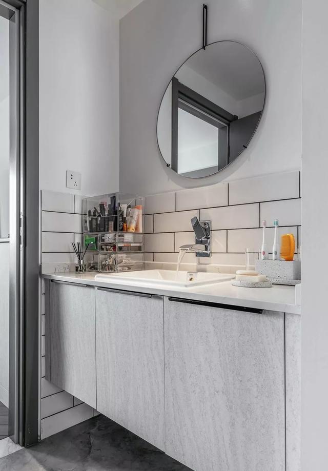 卫生间|将洗漱台外移,不仅实现了干湿分离,也提高了使用效果