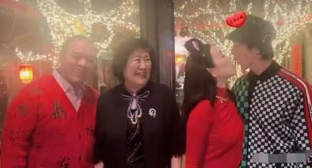 钟丽缇|钟丽缇陪长辈过节不收敛！在公婆面前向老公索吻，老两口都害羞了