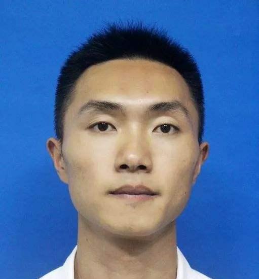 2019年退伍军人抓小偷,见是十几岁孩子不忍下手,不料反被刺5刀