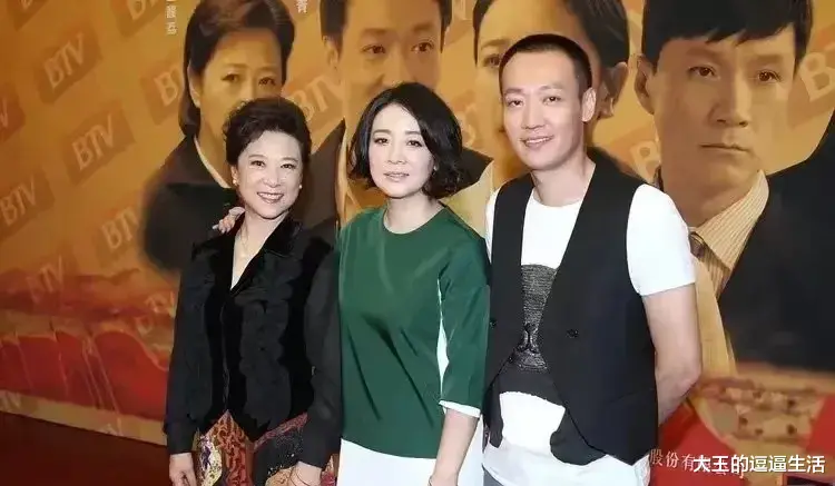 |78岁归亚蕾和72岁王馥荔老戏骨同框!优雅老去却美得从容大气,穿搭端庄典雅