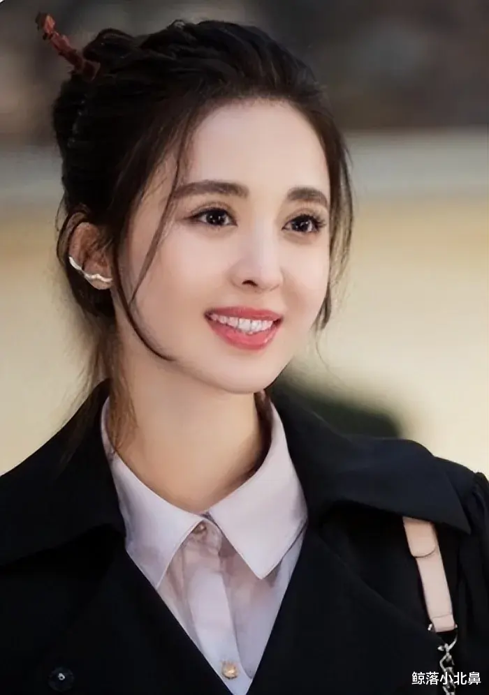 娱乐圈|娱乐圈公认的花瓶,靠颜值闯出一片天地