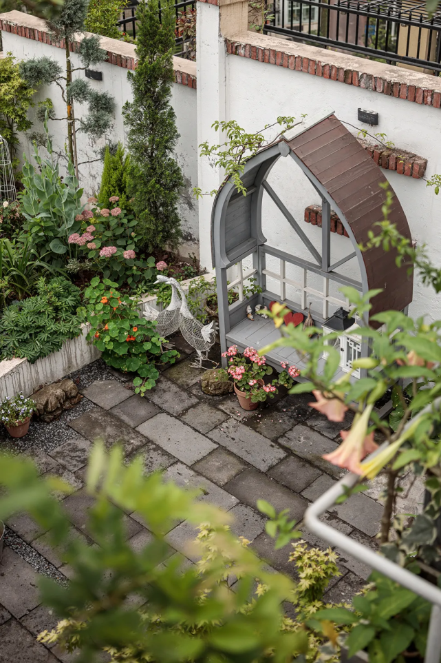 她在四川小城买下双层小楼，坐拥210㎡室内花园！过着神仙般生活