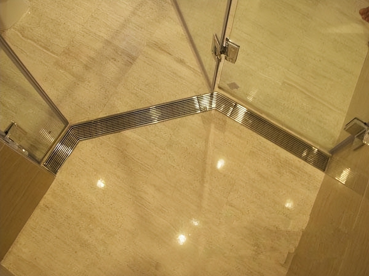 淋浴房别再装挡水条了,现在都装这种代替,排水速度快一倍