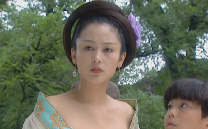 陈凯歌|一生左拥右抱的陈凯歌，为什么偏偏栽在了陈红的手里，这个女人到底使了什么招数？