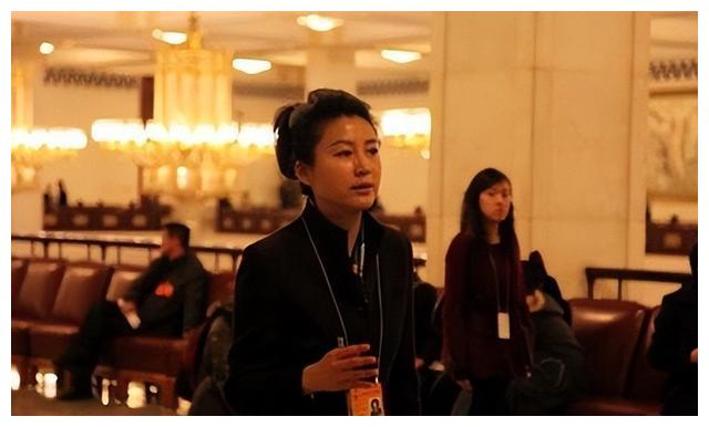 著名主持人王小丫患病后，在病床前写下这19句话