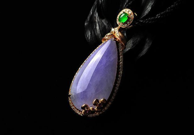 紫罗兰翡翠|紫罗兰翡翠的寓意和象征，是备受人们青睐的，魅力无可抵挡