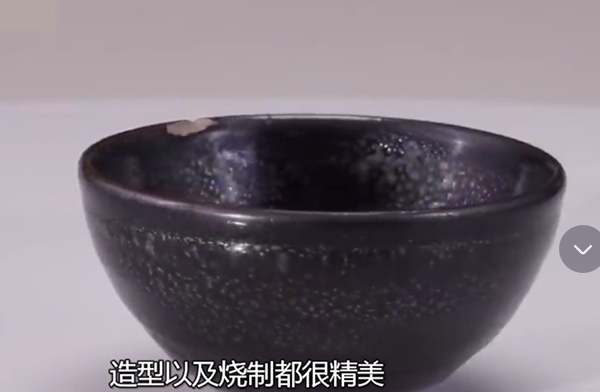 大爷拿着一个破碗来鉴宝,张口就要100万,专家:“这破碗值二百万”