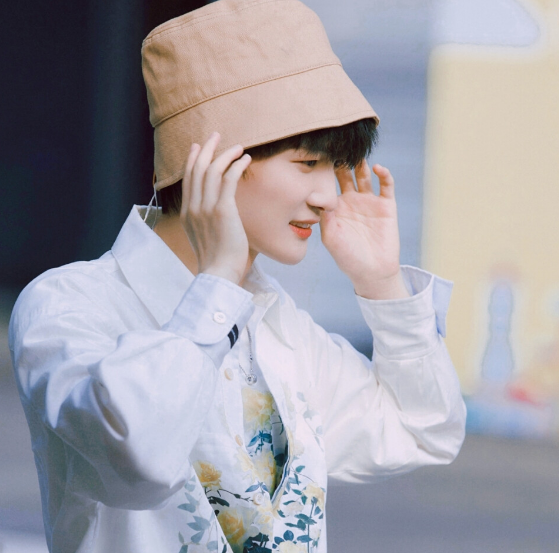 周深|虽然白鹿张凌赫CP是假的，但是白鹿周深CP是真的