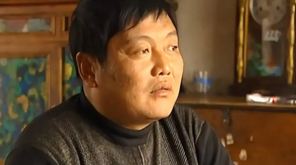 东北一位农民捡到一只怪鸟,专家:东方白鹳!