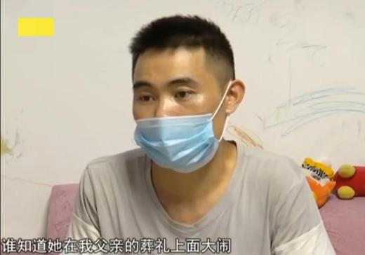 妻子嫌弃丈夫穷不让碰,进卧室需要扫码支付每次至少两百元!