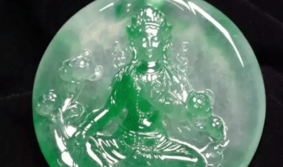 翡翠|有好多小白都不知道，到底什么价格买翡翠合适，还想着等等会更好