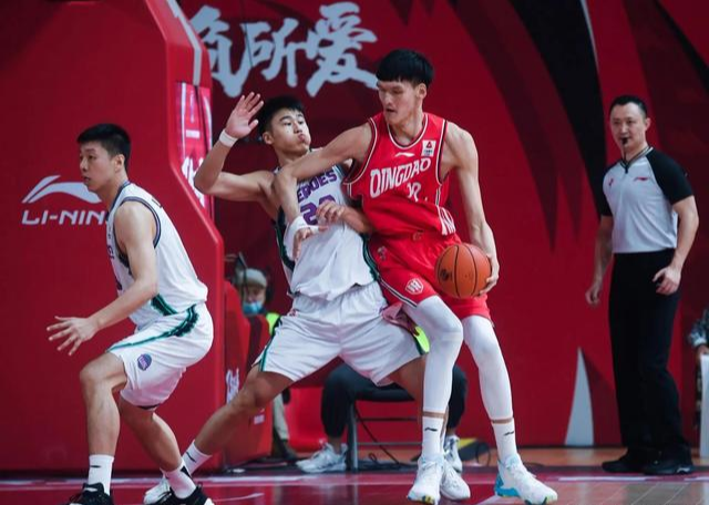 亚当斯|高世鳌或退役，杨瀚森未来可期，亚当斯有望重回老东家