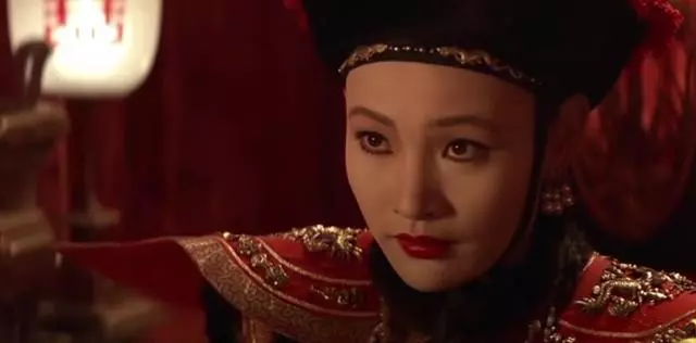 尊龙|绝世容颜的尊龙,为何拒绝数名好莱坞女星,恋上大15岁的宋怀佳?