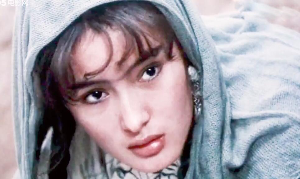 异域|8版霍青桐与“第一美人”香香公主对比，一对异域姐妹花，谁更美