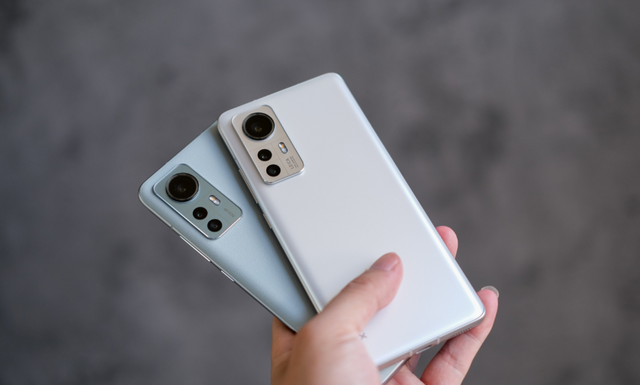 华为mate|iQOO 10和小米12S全面对比:价格差不多,优缺点一目了然