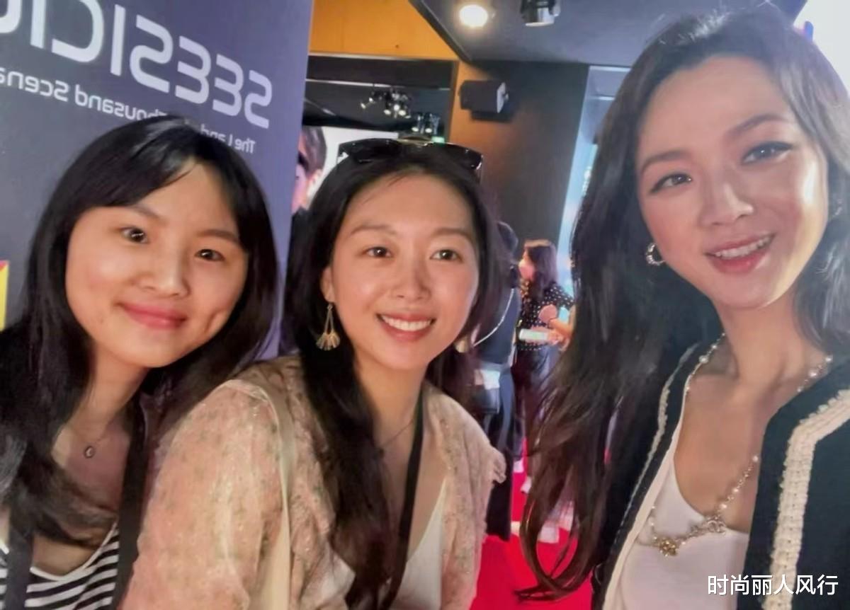 汤唯|汤唯回国后变邋遢！5岁女儿罕见出镜变化大，她穿休闲装却像路人